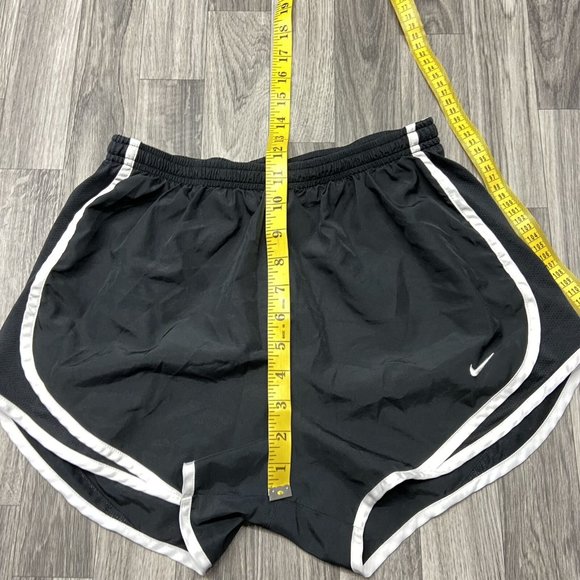NIKE Stretch Waist Black Activewear Athletic Shorts Women's Size Medium - Picture 5 of 7